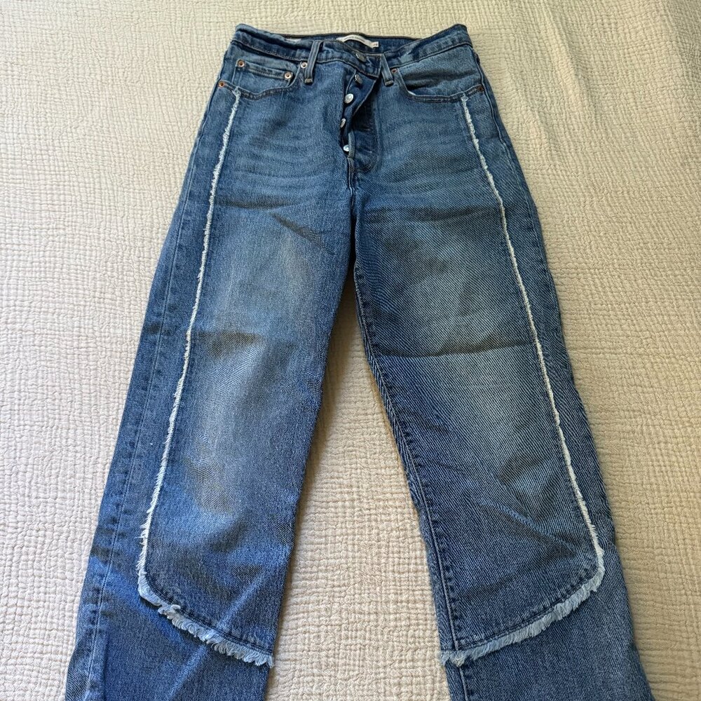 Levi's Ribcage Jeans Size 28
